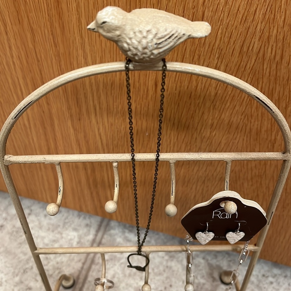 Jewelry Hanger - Picture 2 of 3